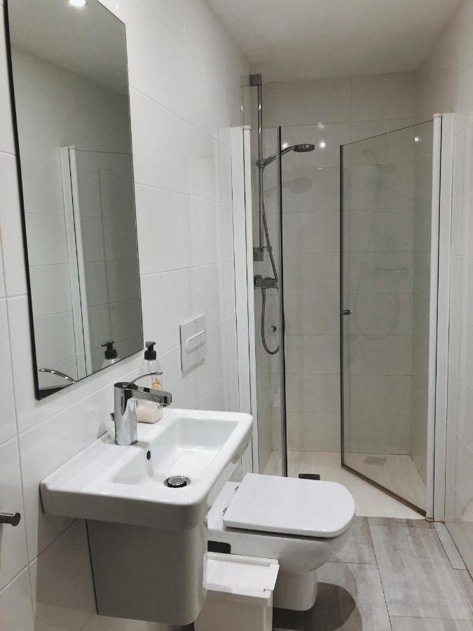 Apartaments El Cine โรเซส ภายนอก รูปภาพ